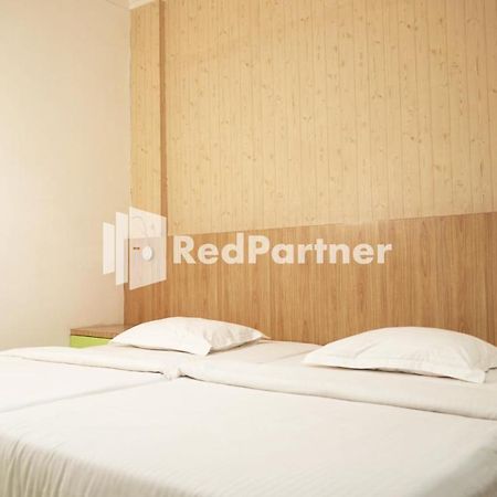 Wisma Sederhana Mitra Reddoorz Μεντάν Εξωτερικό φωτογραφία