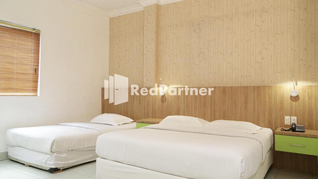 Wisma Sederhana Mitra Reddoorz Μεντάν Εξωτερικό φωτογραφία