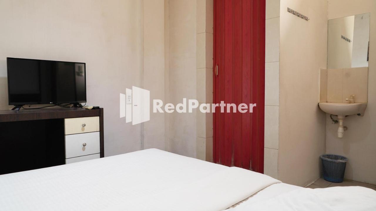 Wisma Sederhana Mitra Reddoorz Μεντάν Εξωτερικό φωτογραφία