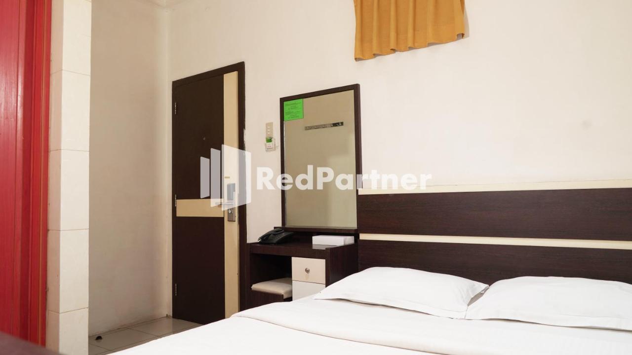 Wisma Sederhana Mitra Reddoorz Μεντάν Εξωτερικό φωτογραφία