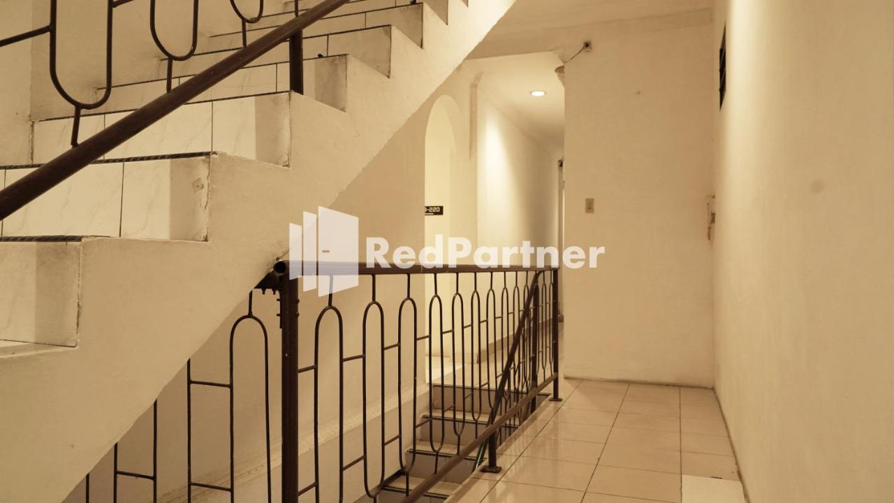 Wisma Sederhana Mitra Reddoorz Μεντάν Εξωτερικό φωτογραφία