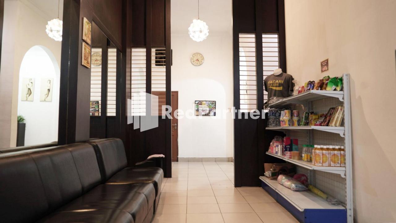 Wisma Sederhana Mitra Reddoorz Μεντάν Εξωτερικό φωτογραφία