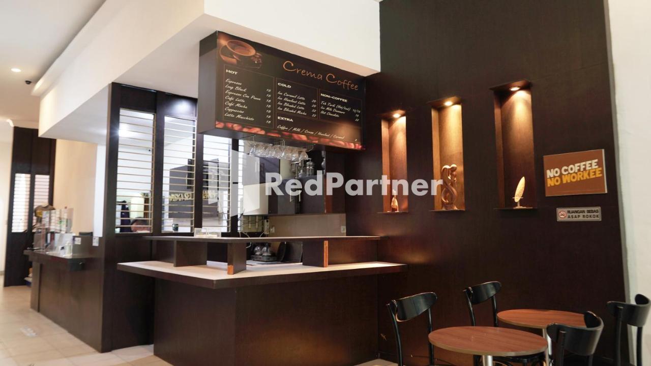 Wisma Sederhana Mitra Reddoorz Μεντάν Εξωτερικό φωτογραφία