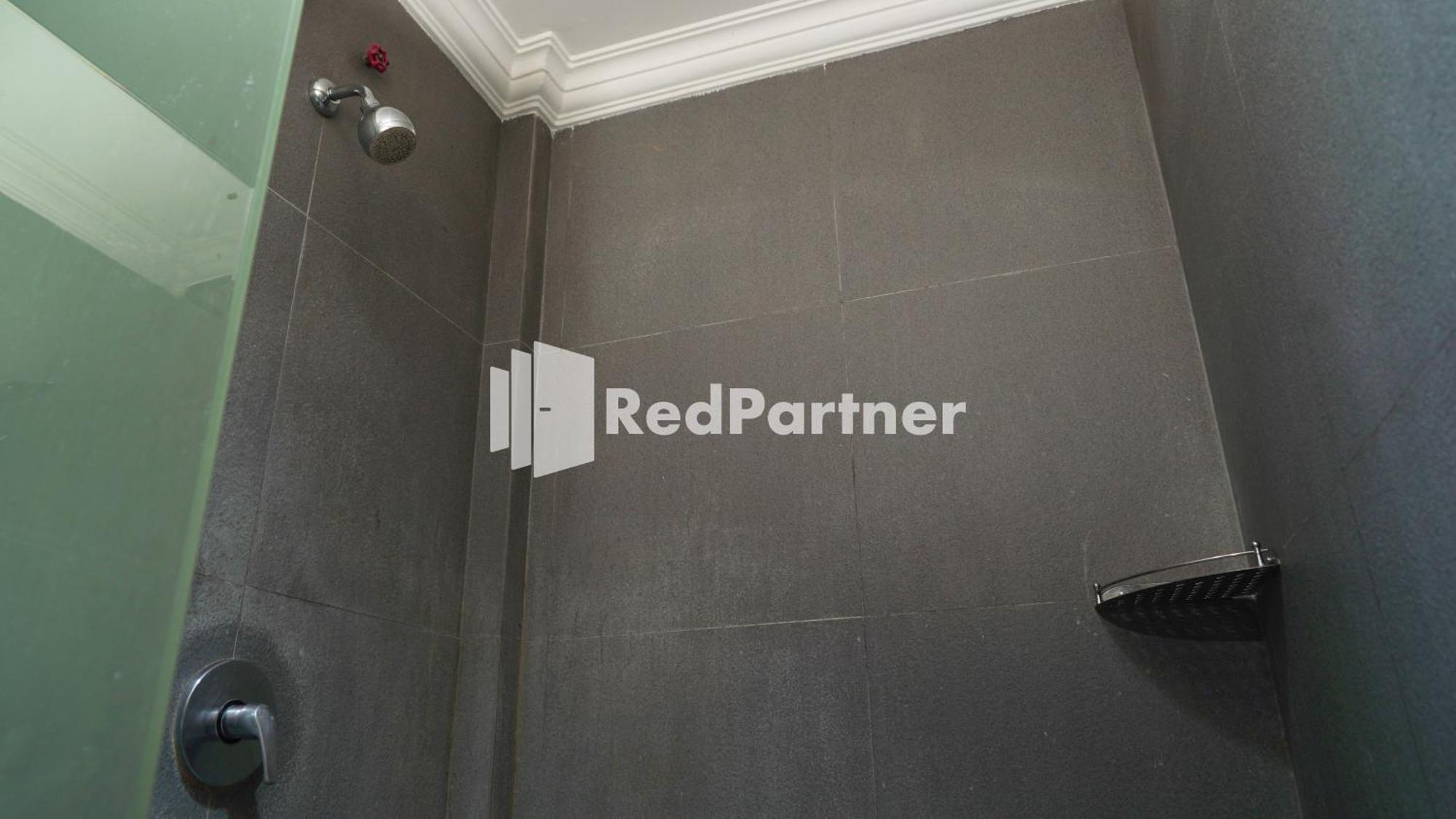 Wisma Sederhana Mitra Reddoorz Μεντάν Δωμάτιο φωτογραφία