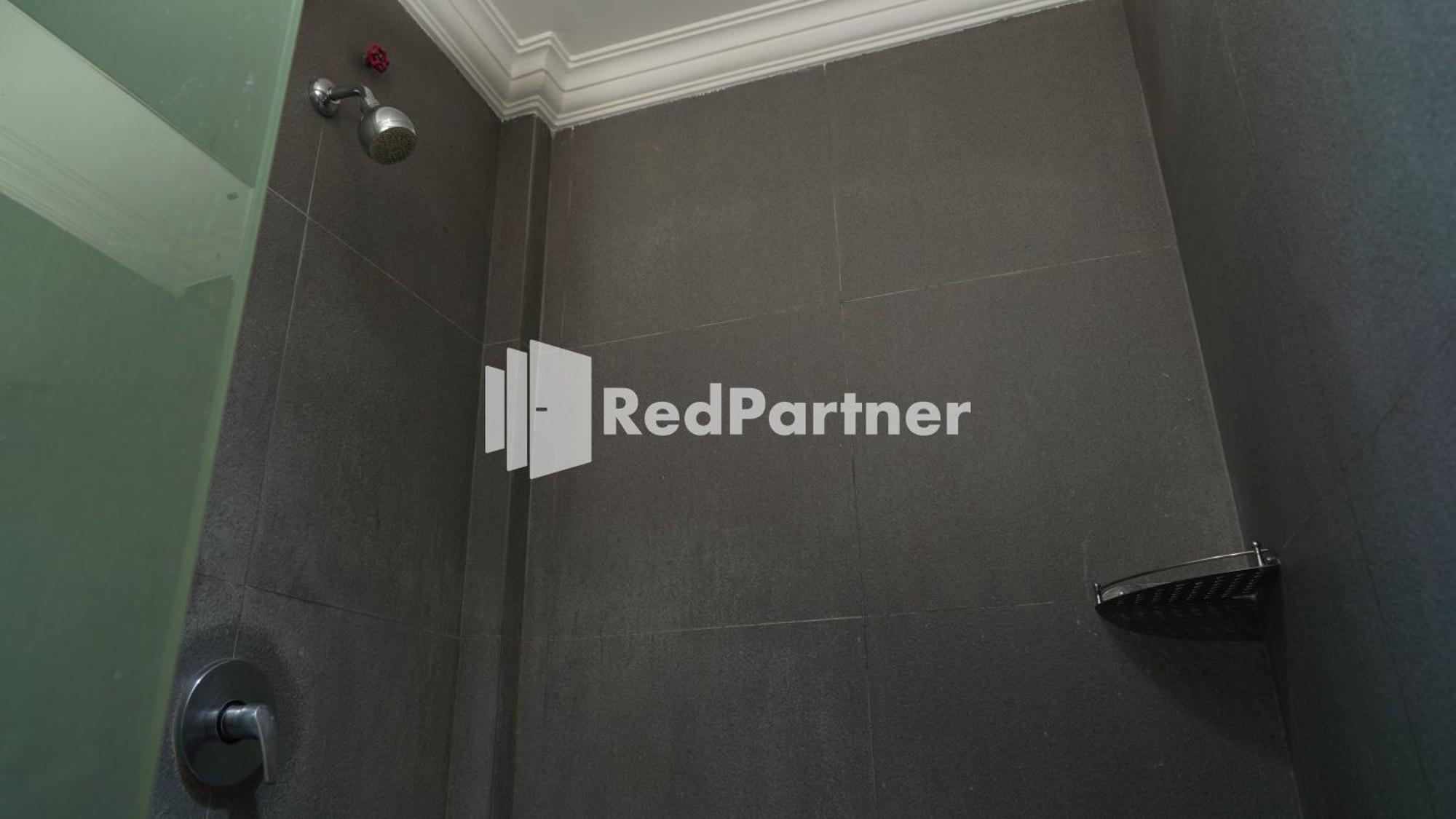 Wisma Sederhana Mitra Reddoorz Μεντάν Δωμάτιο φωτογραφία