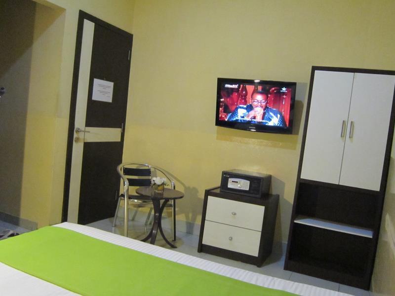 Wisma Sederhana Mitra Reddoorz Μεντάν Εξωτερικό φωτογραφία