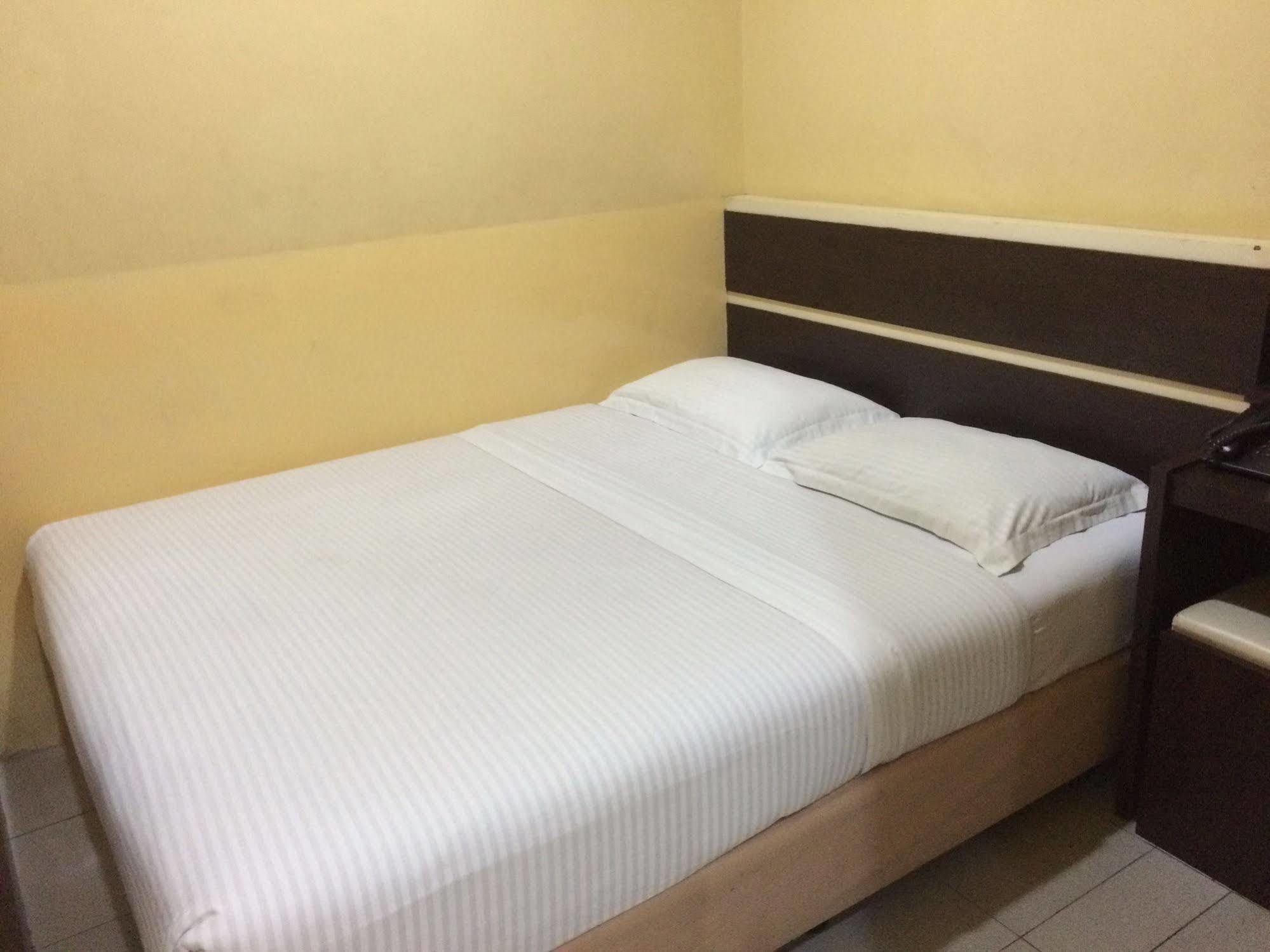 Wisma Sederhana Mitra Reddoorz Μεντάν Εξωτερικό φωτογραφία