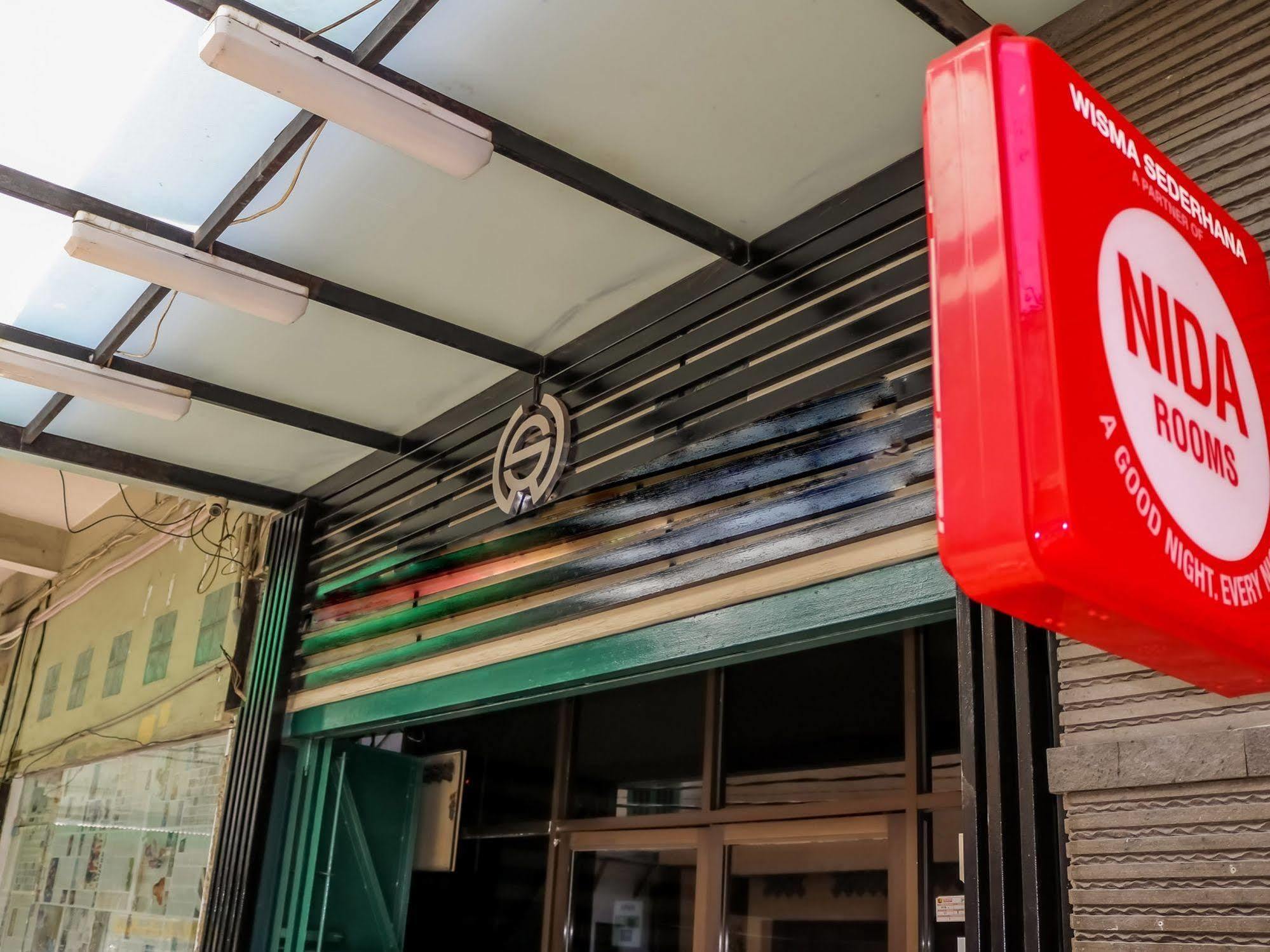 Wisma Sederhana Mitra Reddoorz Μεντάν Εξωτερικό φωτογραφία